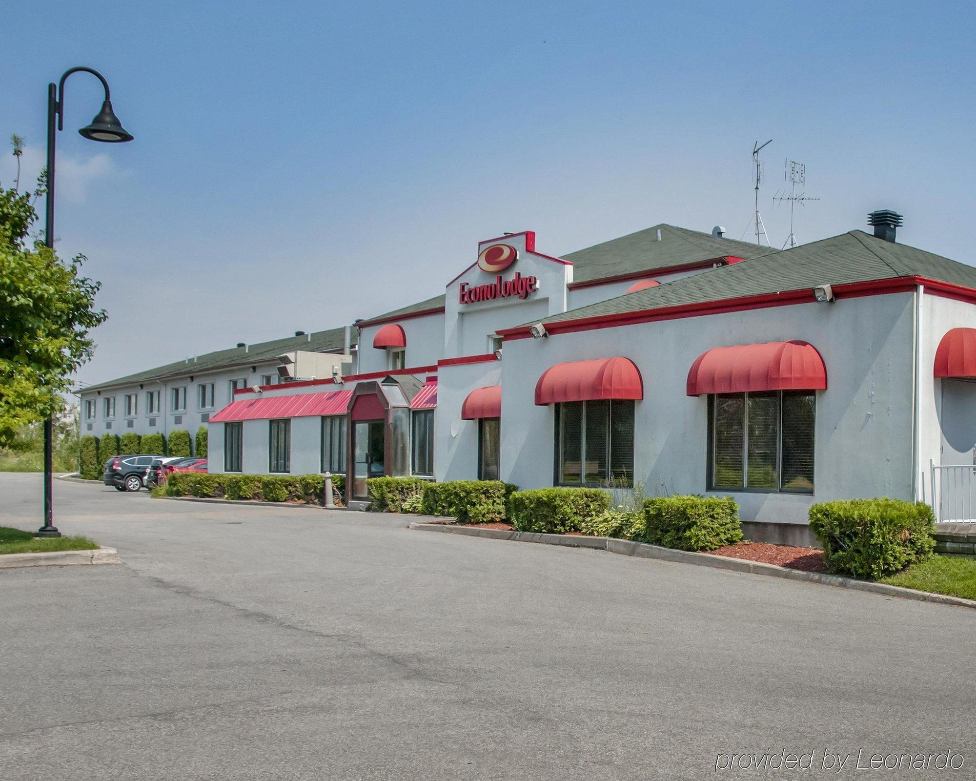 Econo Lodge Laval Exterior photo