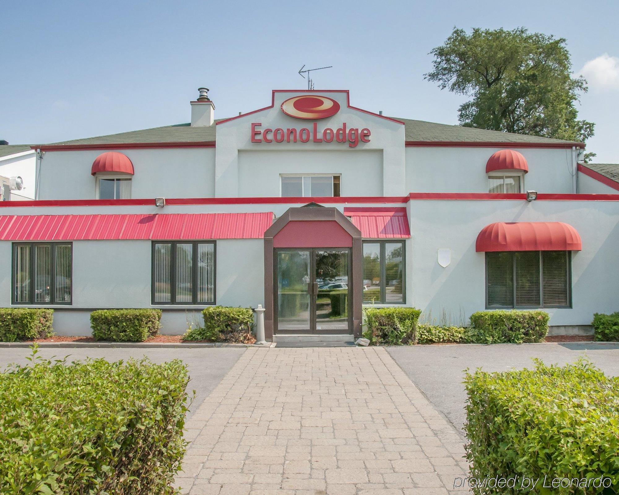 Econo Lodge Laval Exterior photo